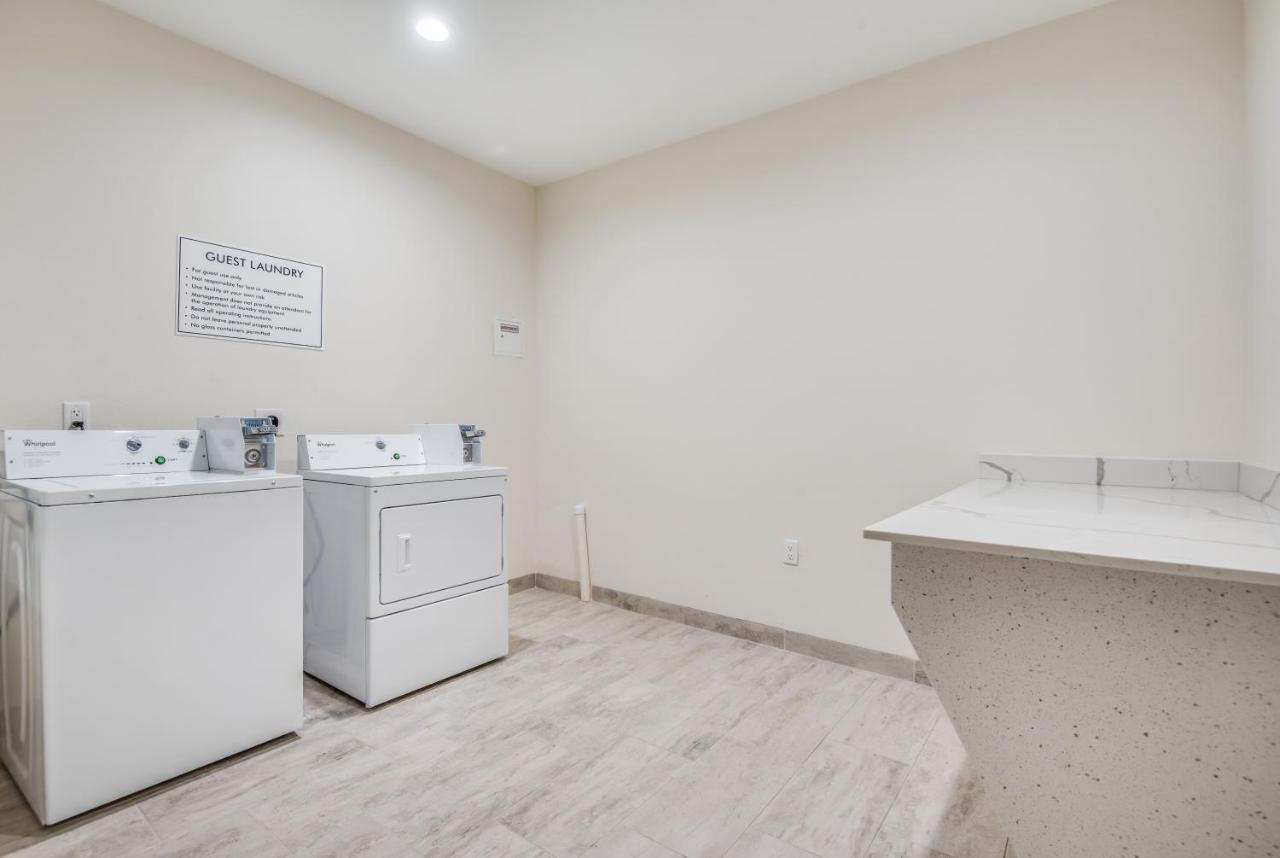 Americas Best Value Inn & Suites Houston At Hwy 6 מראה חיצוני תמונה