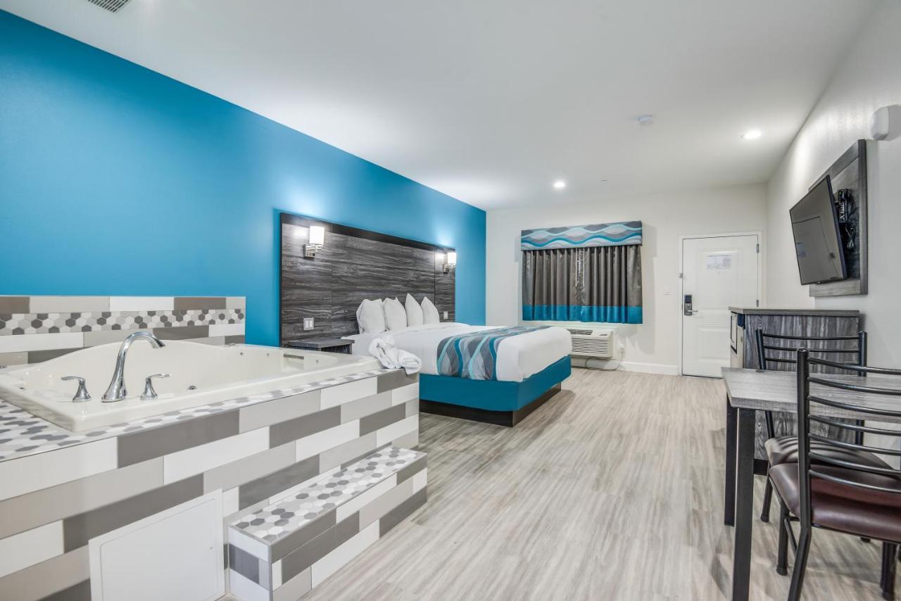 Americas Best Value Inn & Suites Houston At Hwy 6 מראה חיצוני תמונה